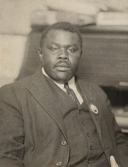 Marcus Garvey (1887–1940) Pionnier du panafricanisme,Apôtre de l’unité africaine.